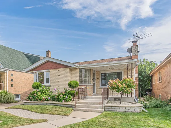 3141 W 100th St, Evergreen Park, IL 60805
