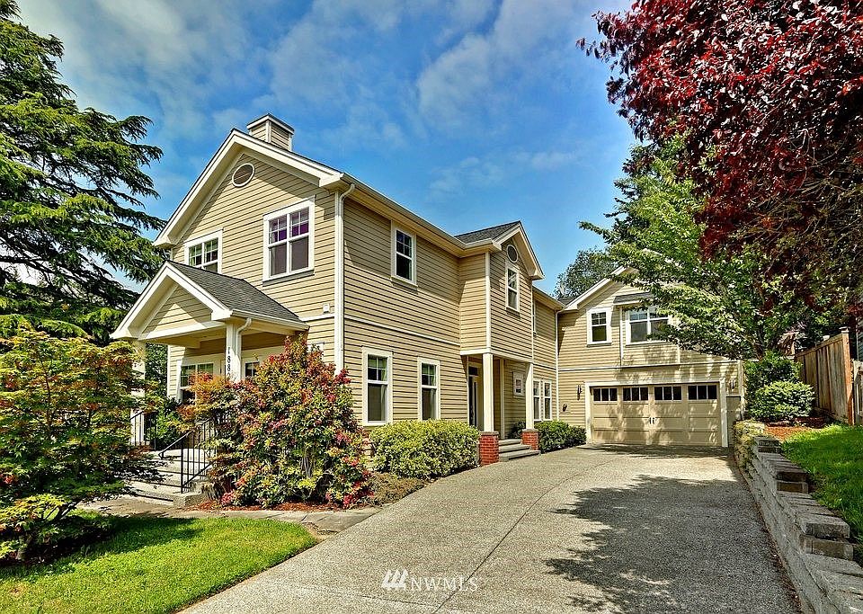 1st image of 1882 NE Parkview Drive