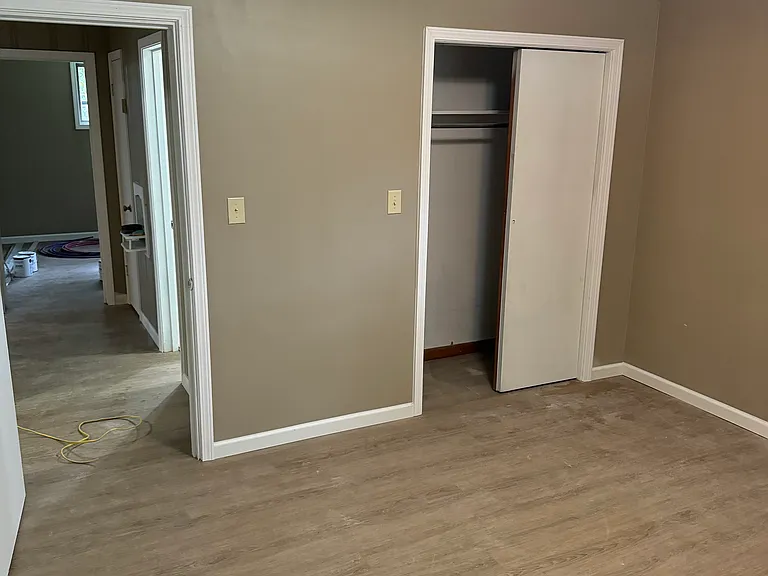 125 Hurt Ave W — Photo 7