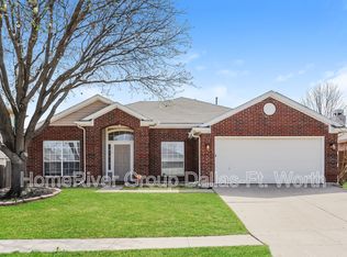 910 Bonanza Dr, Arlington, TX 76001