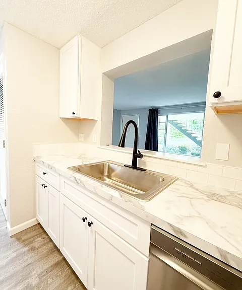 2512 Crystal Springs Rd W #4 — Photo 10