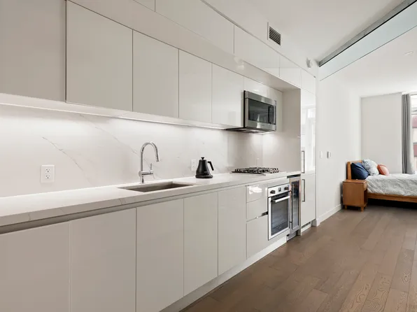 505 West 43rd Street 5J image 1 of 20