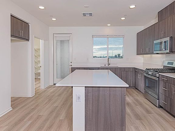 La Brisa Plan 5 Kitchen