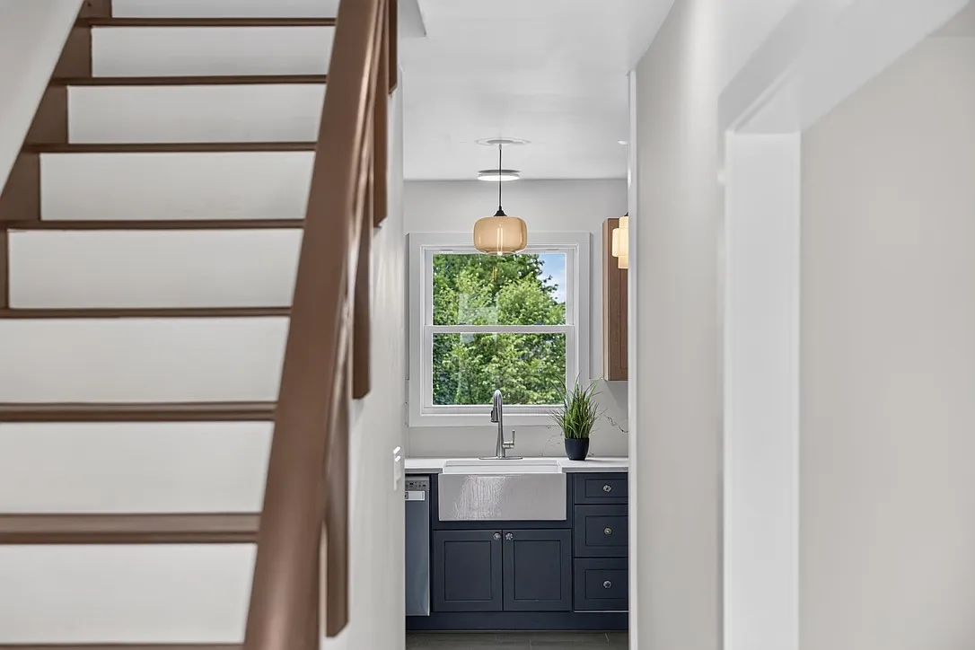 3 bed, 1.5 bath, 1116 sqft, $4,500 — Photo 3