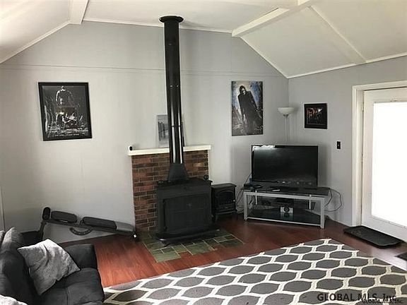 3rd image of 67 Staple St