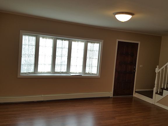 5th image of 36 Chestnut St