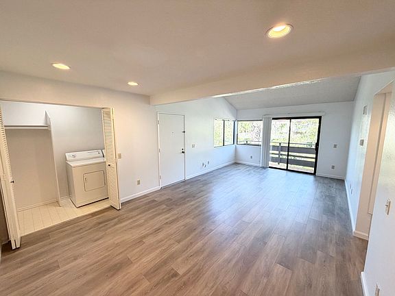 5th image of 22734 Lakeway Dr Unit 350