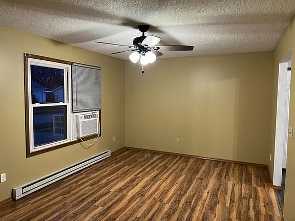 4th image of 920 S Camden Dr