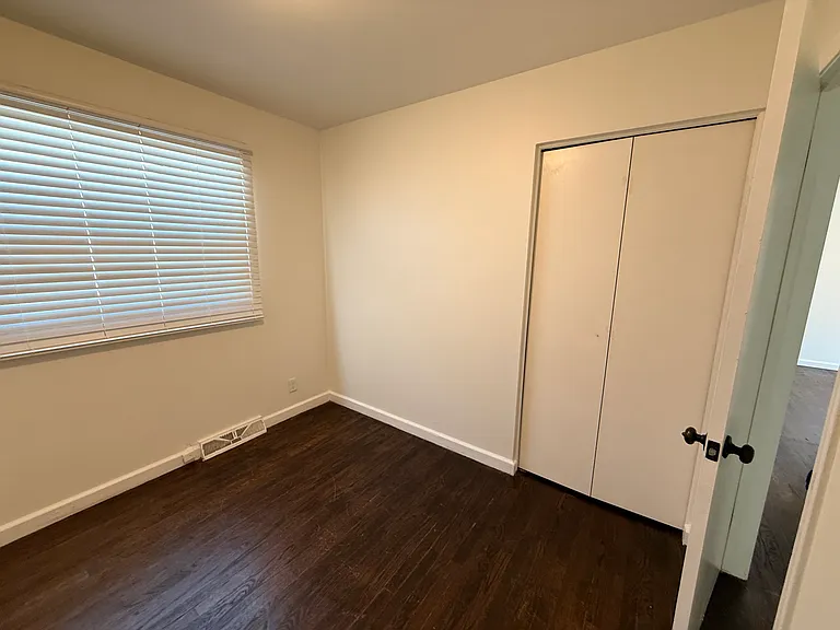 4653 Raymond Ave — Photo 9