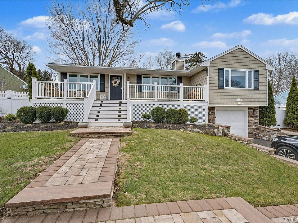 1st image of 9 Boxwood Drive