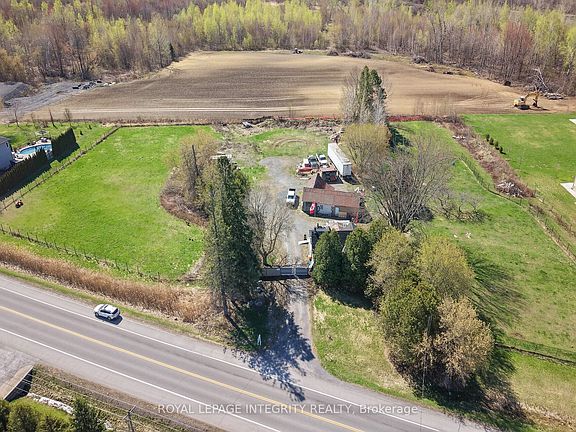 4th image of 3890 Navan Rd