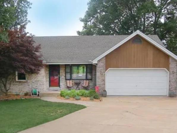 39 Muir St, Eureka, MO 63025