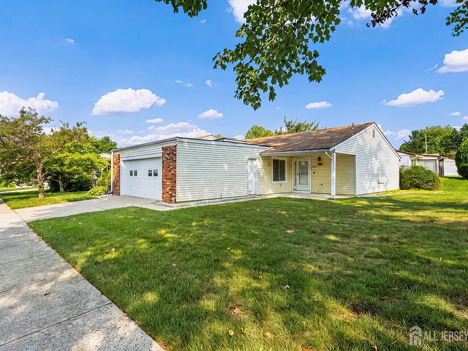 110 Chatham Dr