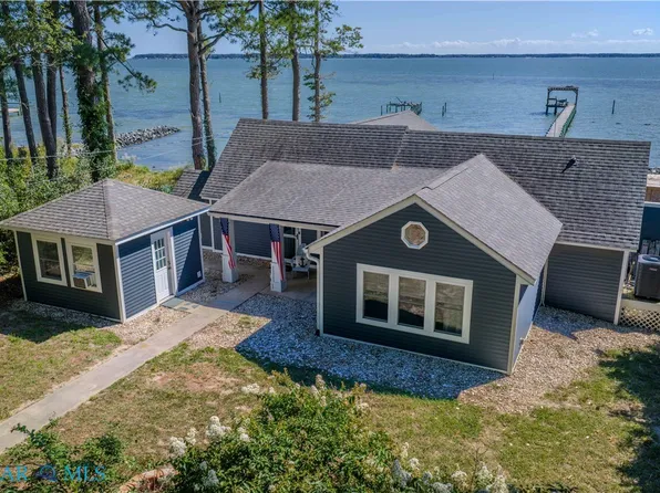 8 Sunsan Beach Rd, Deltaville, VA 23043