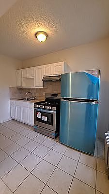 2nd image of 526 Willoughby Ave #2