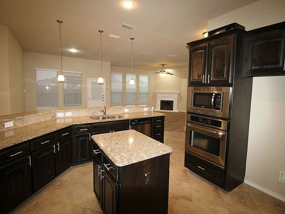 4th image of 1221 Daventry Dr