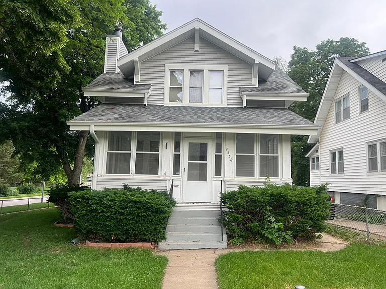 2356 S 35th Ave — Photo 2