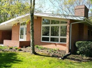140 Donrene Rd, Mount Wolf, PA 17347