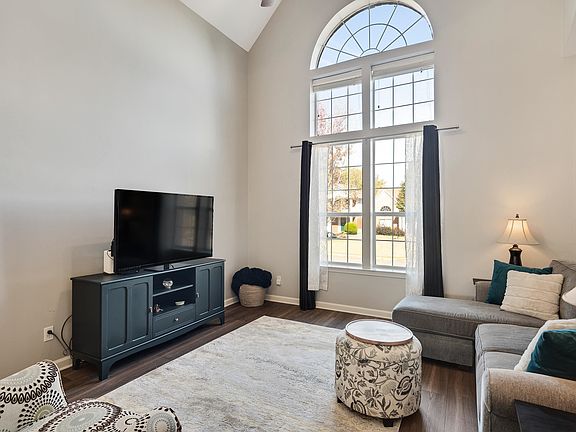 5th image of 10435 Kensington Cir