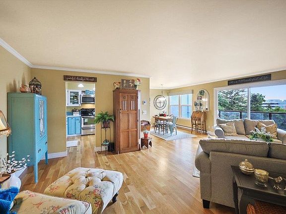 4th image of 20 W Sumner Ave APT 203
