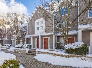 453 E Putnam Ave #1E, GREENWICH, CT