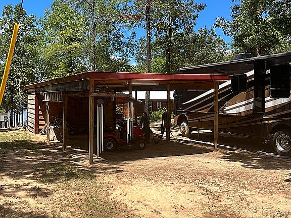 4th image of 106 Squyres Ln