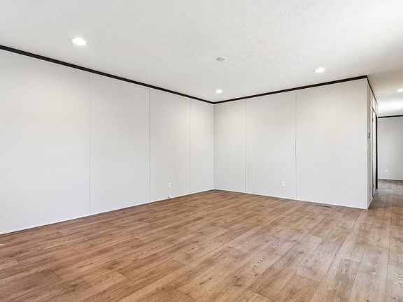 5th image of 401 N Timberline Rd #27