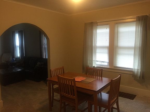 3rd image of 806 Tulip St APT 1