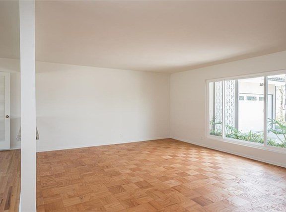 4th image of 17892 Rainier Dr