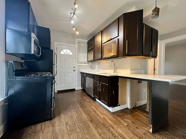 3935 W Altgeld St #B — Photo 1