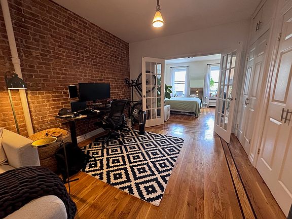3rd image of 452 W 47th St APT 5B