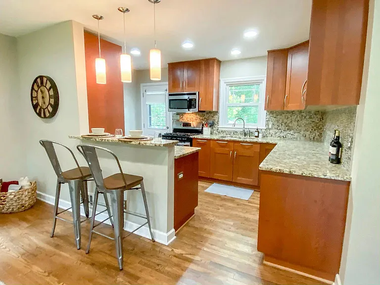 607 Burke Rd NE #A — Photo 6