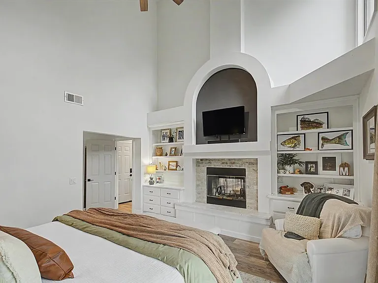 4596 Bayside Dr — Photo 13