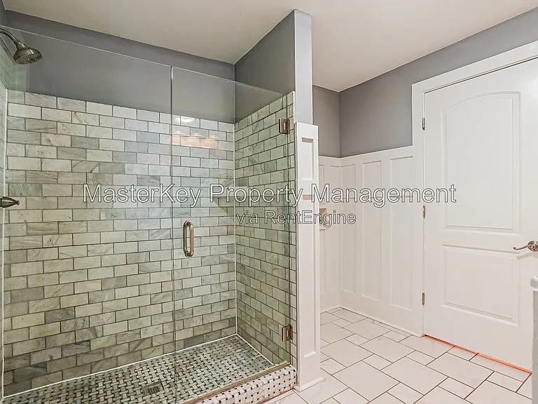 212 S State St — Photo 18