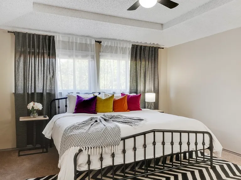 525 Essex Pl — Photo 10