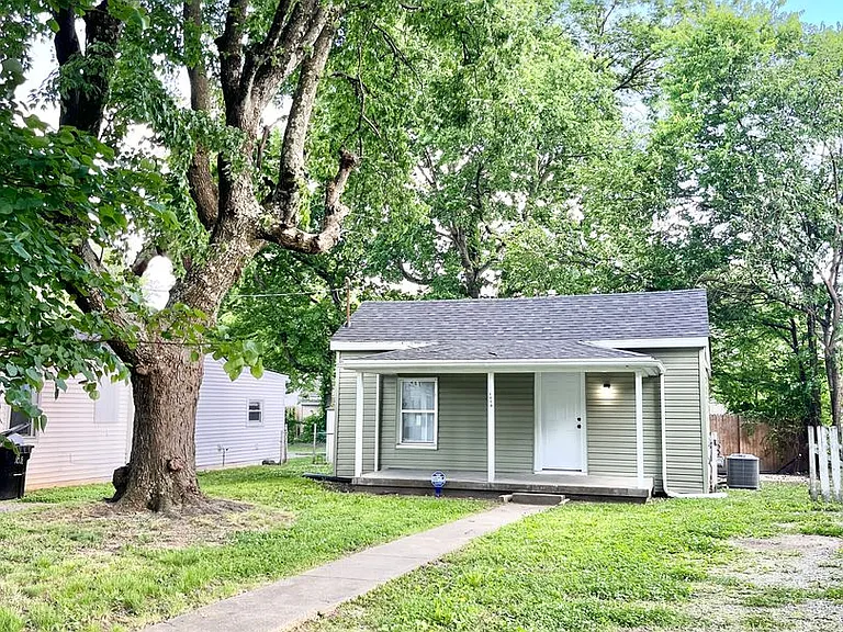 1118 W Whitney Ave — Photo 4
