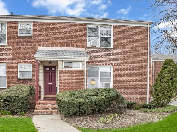 76 Edwards Street #2A, Roslyn Heights, NY 11577