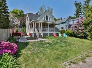 4 Howard St, Newburyport, MA 01950