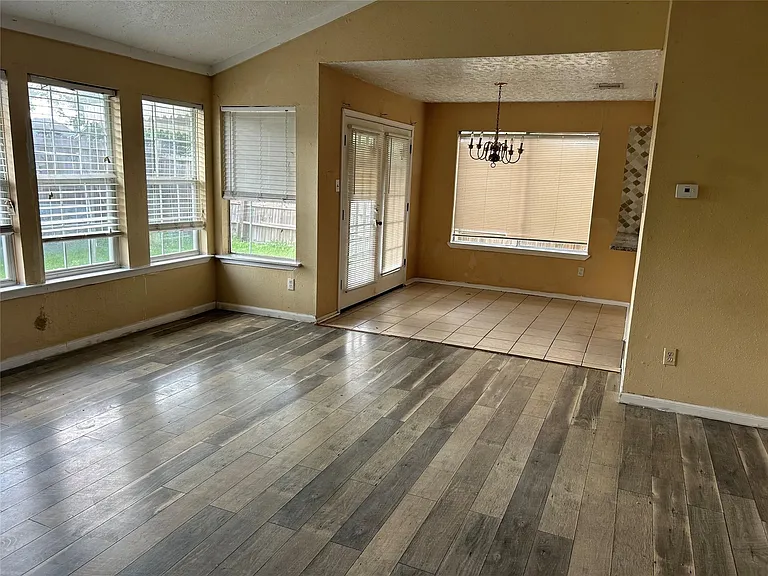 1154 W Brompton Dr — Photo 8