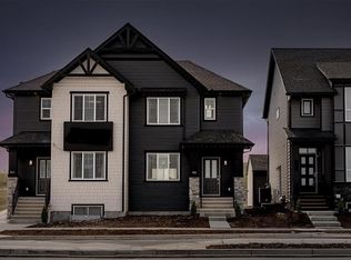 421 E Creekside Dr SW, Calgary, AB T2X5K4
