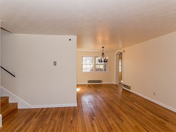 4th image of 1619 Thomas Woods Trl