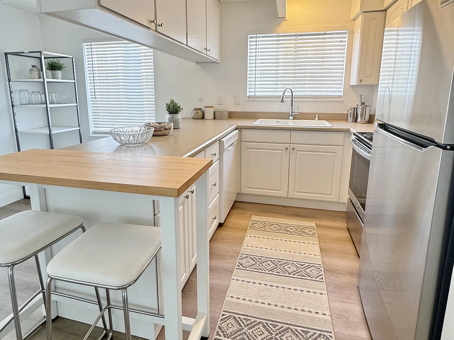 2 bed, 1014 sqft, $3,795 — Photo 4
