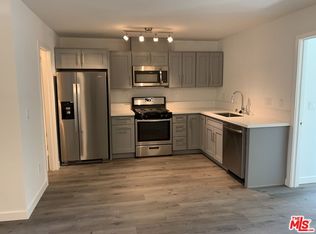 8923 Orion Ave #10, North Hills, CA 91343