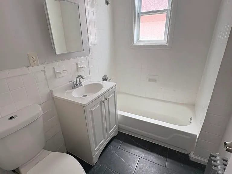 381 Leslie St #2 — Photo 10
