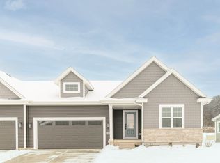 2162 Waters Edge Trl, Madison, WI 53718