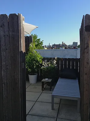 Sold by DALAZAR | media 21