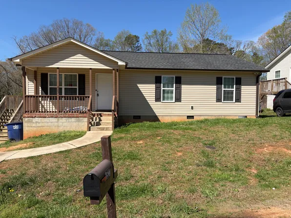 1523 Darien Blvd, Winston Salem, NC 27105