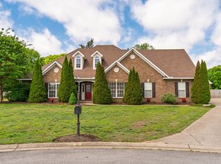 157 Lakepointe Rd, La Vergne, TN 37086