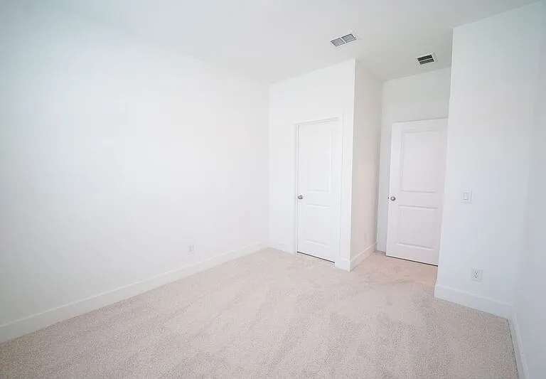 128 Kingswood Cir — Photo 6