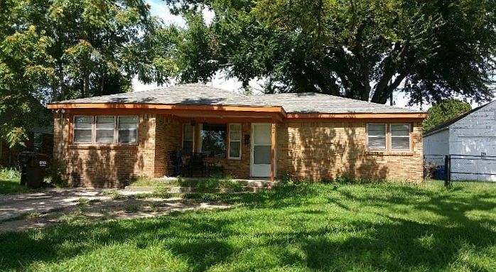 2nd image of 1502 E Donnell Ave